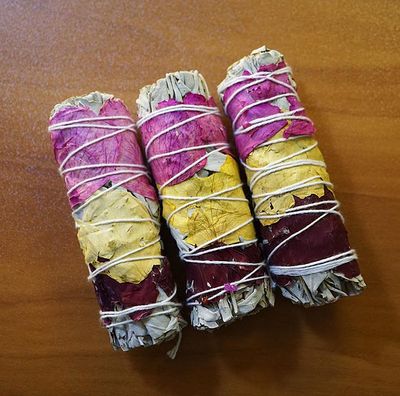 🌹Sage with Rose Petals Smudging Stick- Gift-ready