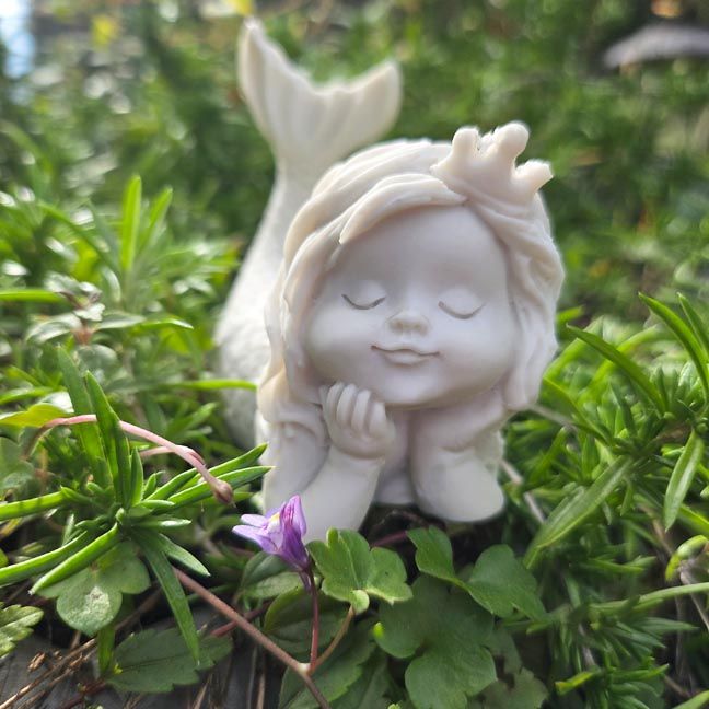 🧜‍♀️ Mermaid Crystal Holder – Whimsical Magic