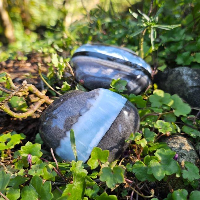 💙Blue Opal Palm Stones