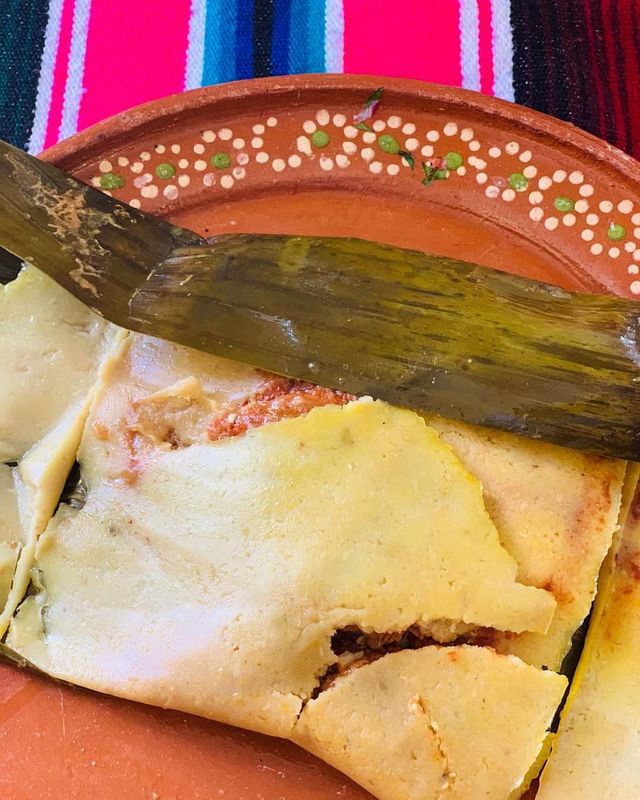 1 Tamal de Mole. (Chicken Mole Tamale) Solo Para LLevar - Pick Up Only