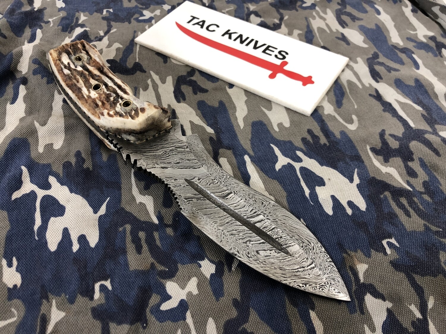 Damascus Skinner Knife With Deer Antler Handle 