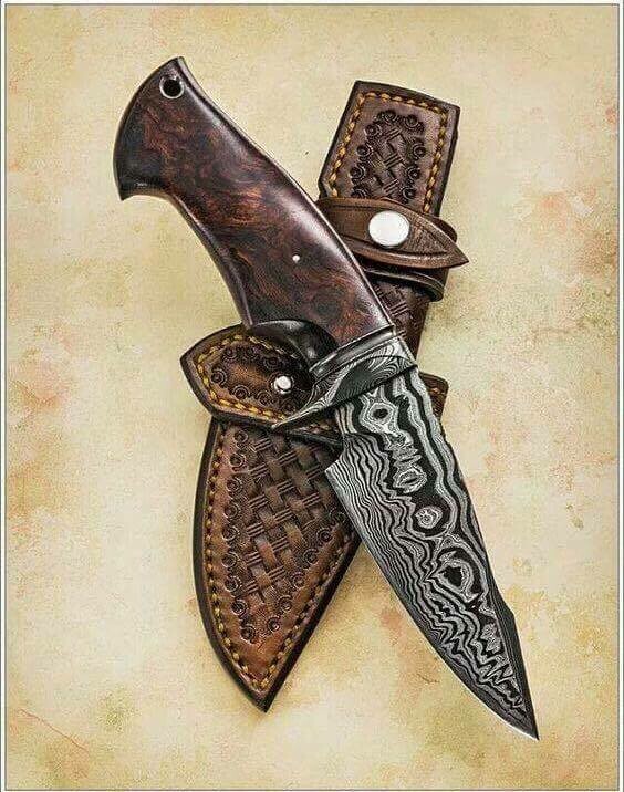 Damascus Steel Skinner With Rose Wood Handle