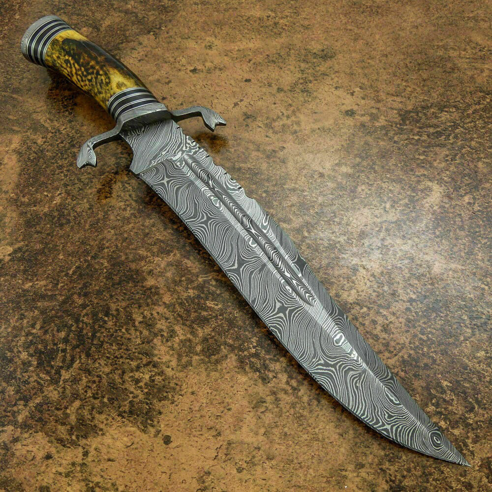 Damascus steel Hunting bowie Knife With Guard
