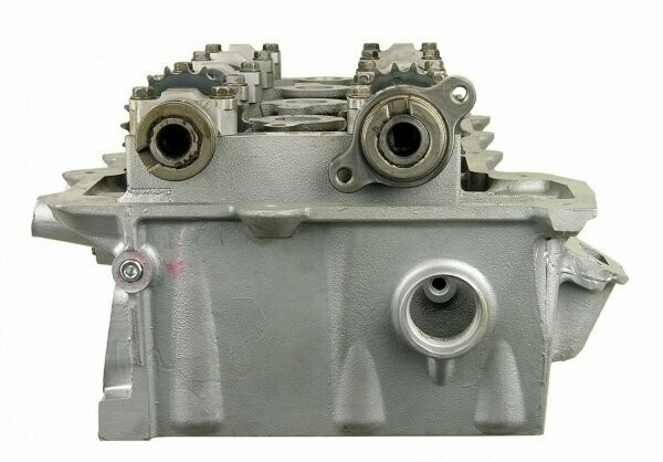 FAMOUS BRAND RIGHT CYLINDER HEAD