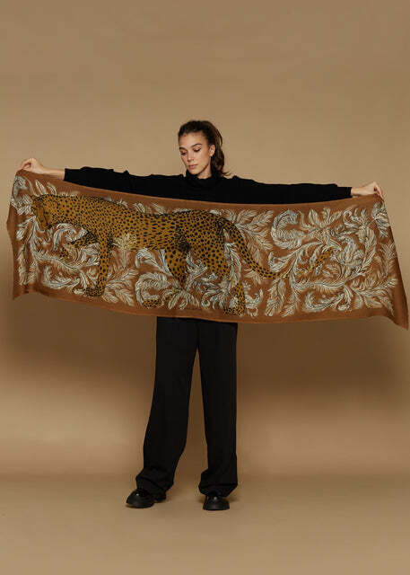 Inoui Editions pure wool EUGENE scarf in Golden Brown