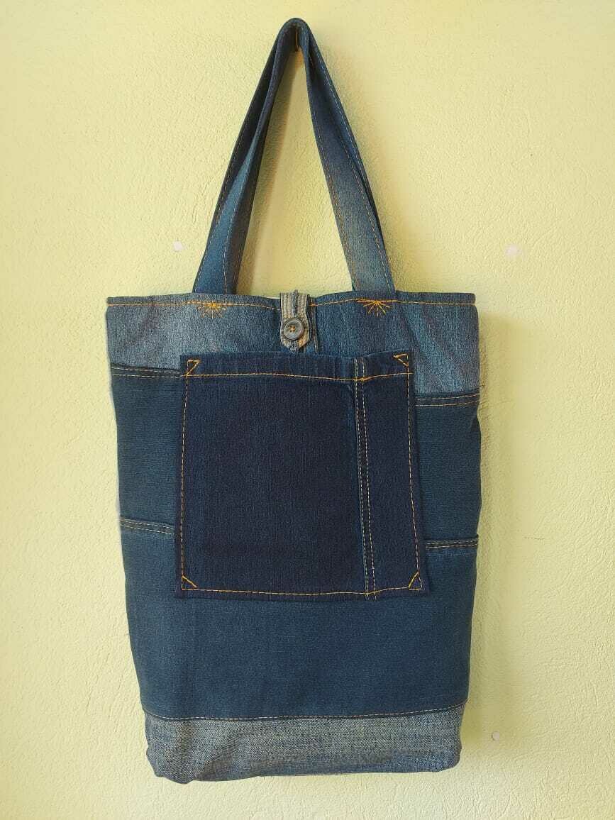 Bolsas Upcycling @armariocoletivofloripa (Jeans Reaproveitado)