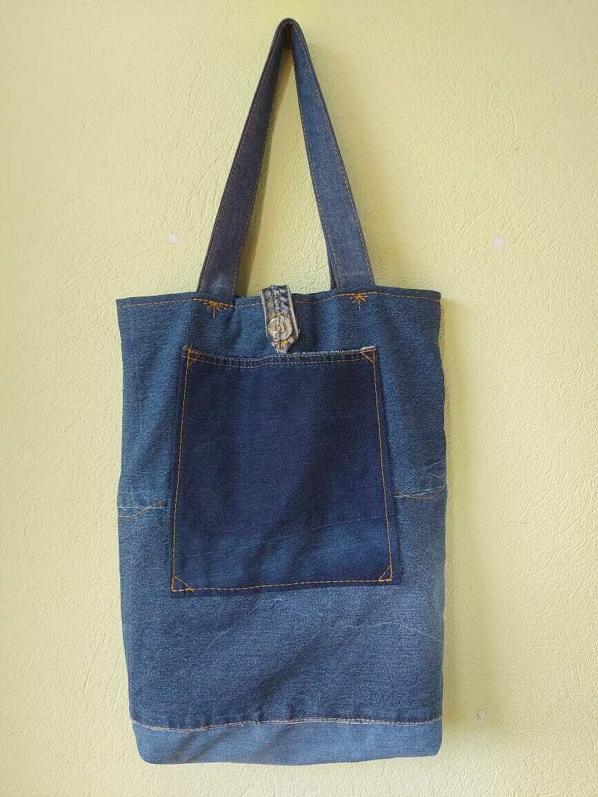 Bolsas Upcycling @armariocoletivofloripa (Jeans Reaproveitado)