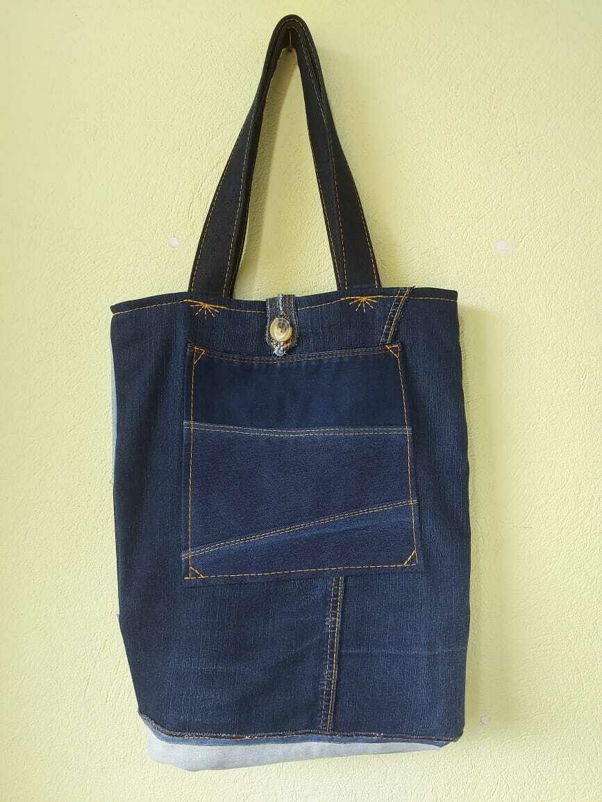 Bolsas Upcycling @armariocoletivofloripa (Jeans Reaproveitado)
