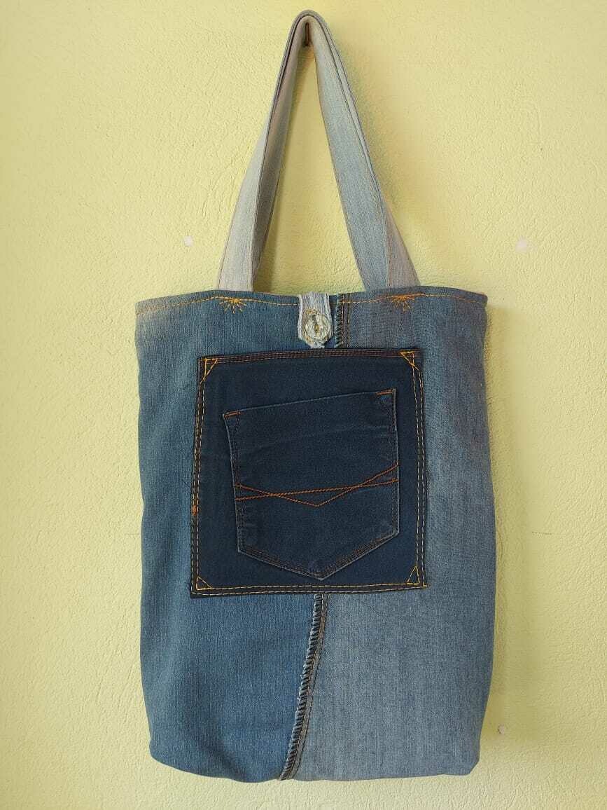 Bolsas Upcycling @armariocoletivofloripa (Jeans Reaproveitado)