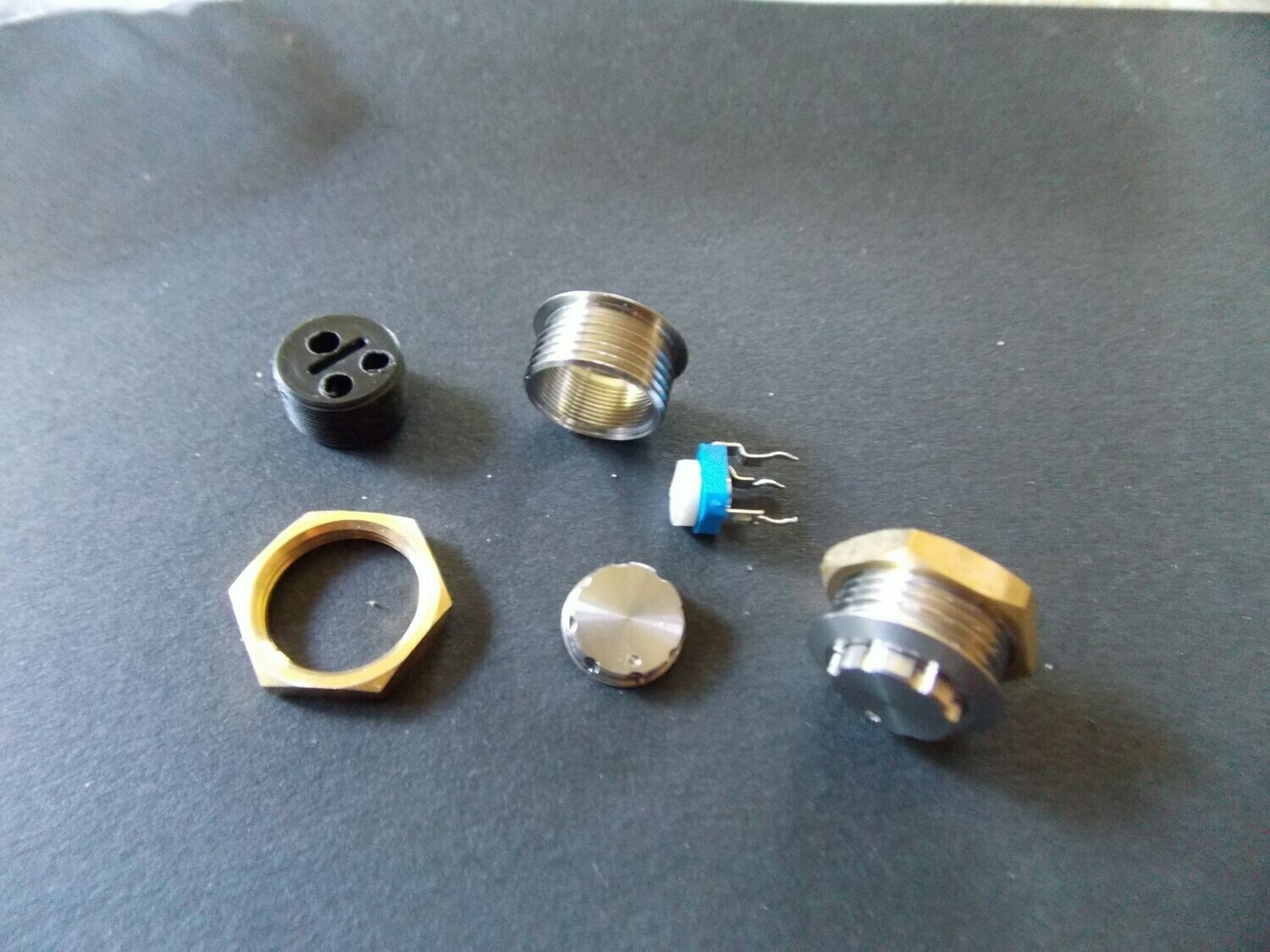 POTENTIOMÈTRES + CORPS RM065 (200hom , 1K,  10K , 20k, 50K,100K)