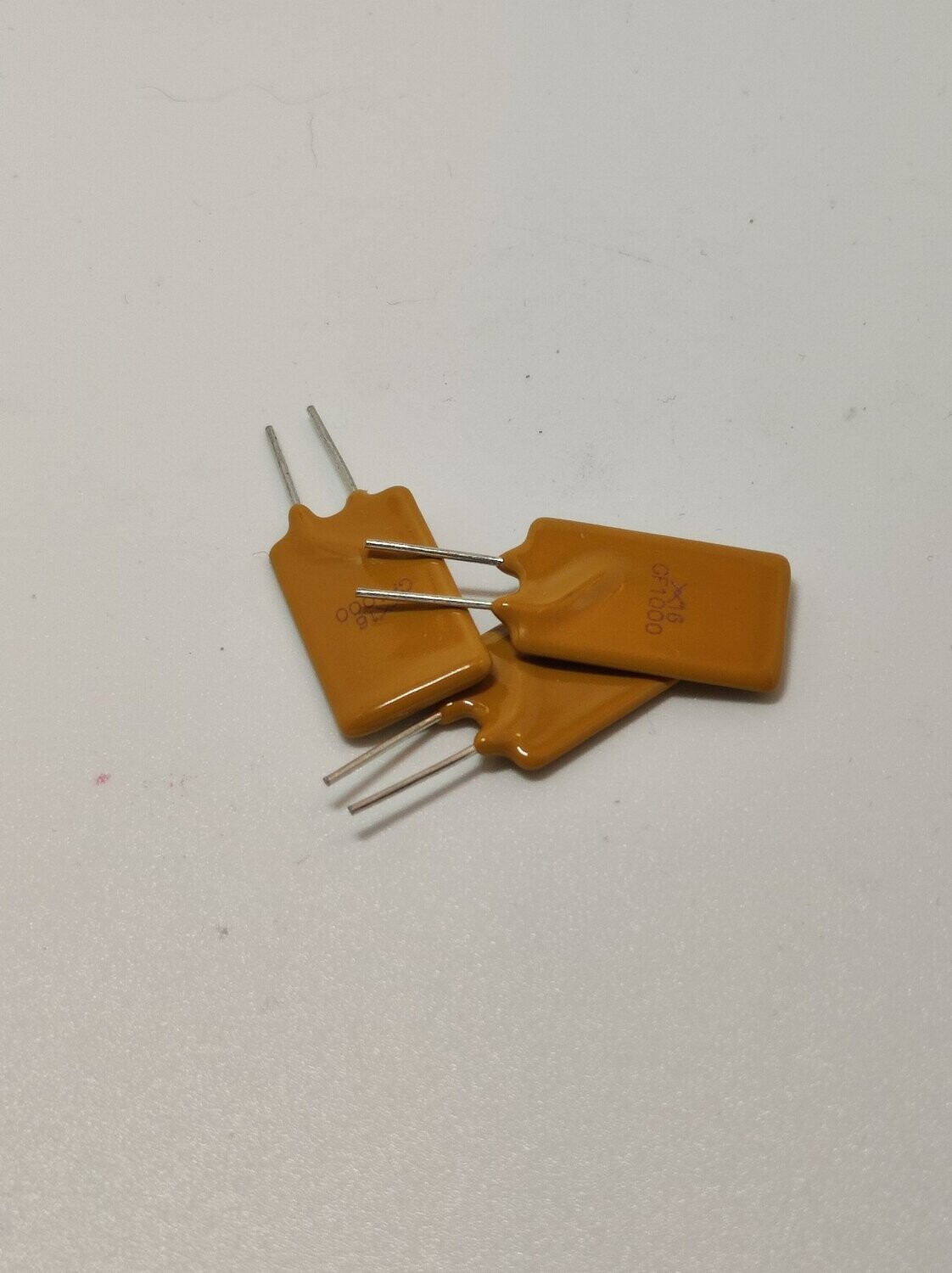 FUSIBLES réarmables 5, 10 et 15  ampères 16 volt