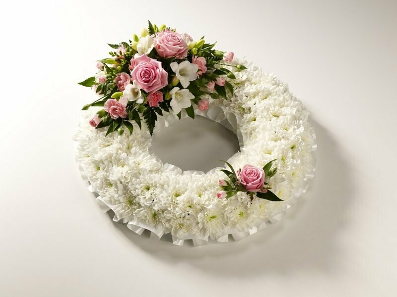 Classic White Wreath