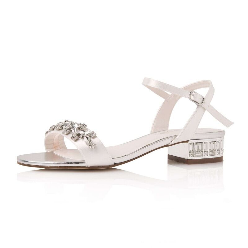 Sifra Ivory Satin/Silver Bejewelled, Sandalette für Party oder Hochzeit von Elsa Coloured Shoes Sifra Ivory Satin/Silver Bejewelled, Sandalette für Party oder Hochzeit von Elsa Coloured Shoes