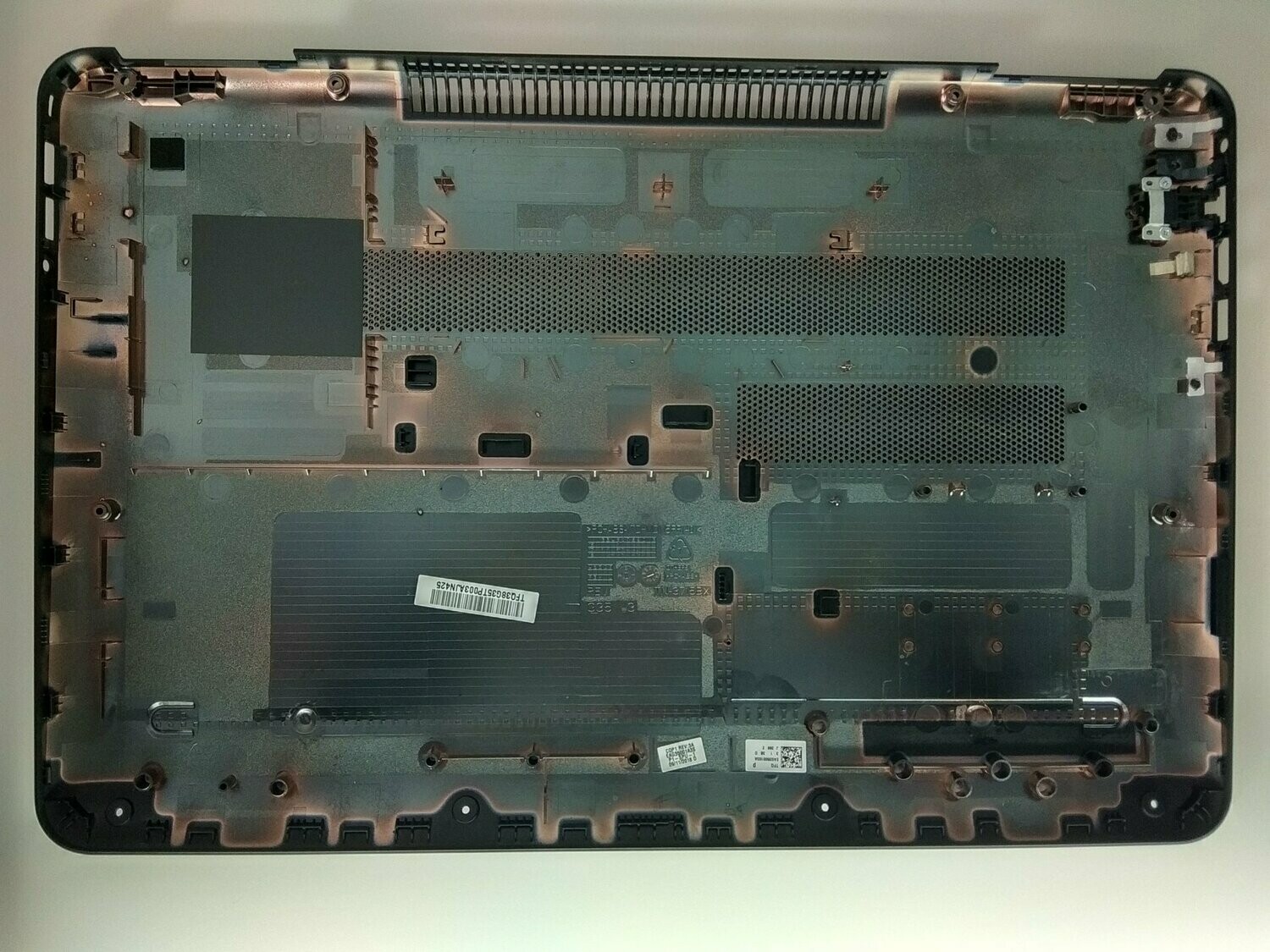 Cover lower ( Base cubierta inferior ) Negro HP OMEN 15-AX 15T-AX 858965-001