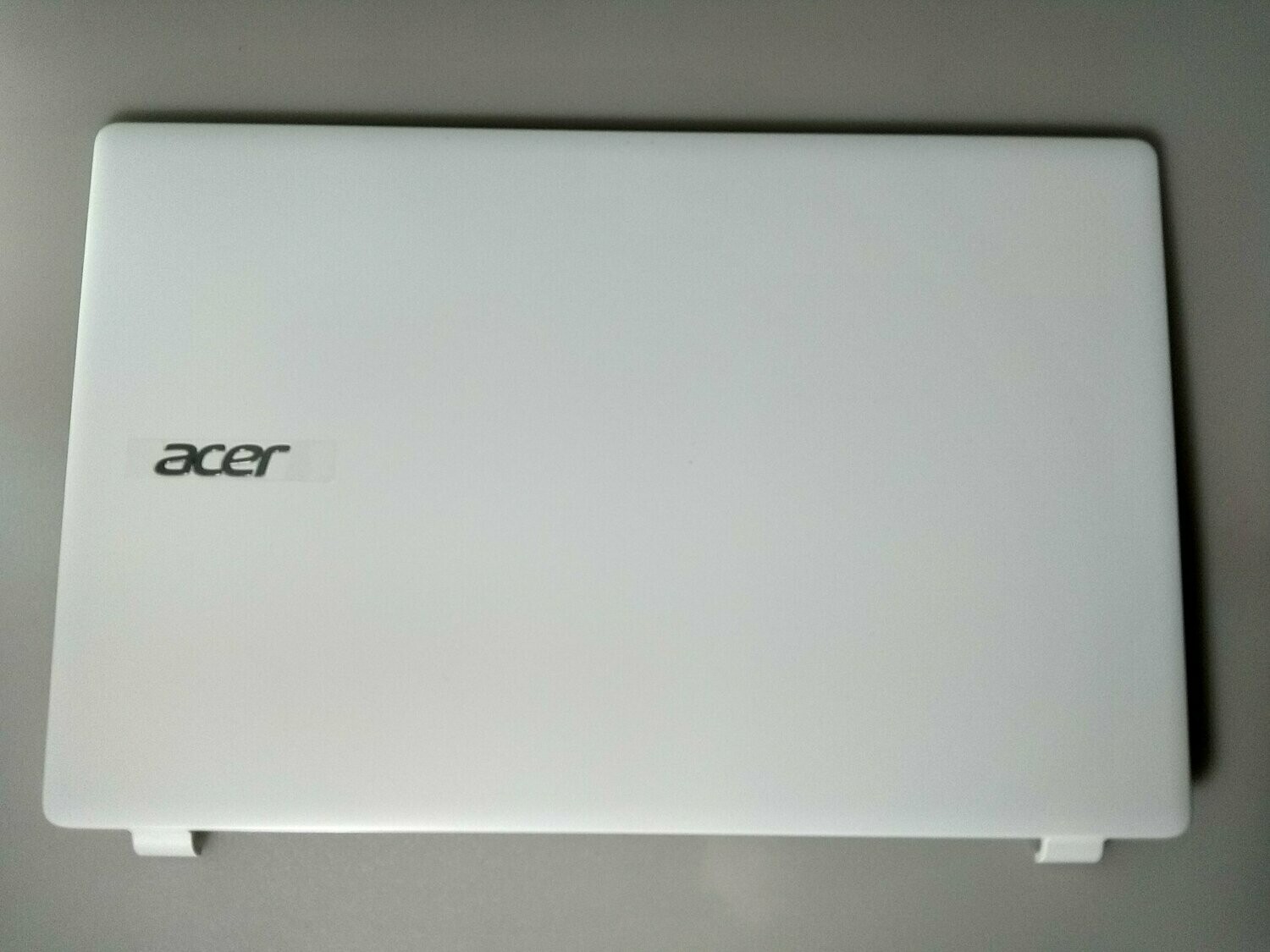 Cover Top LCD (Tapa Superior) Blanco  Acer Aspire V3-532  60.MS9N2.003