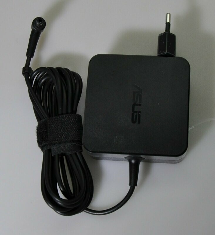 Cargador Asus 19V 3.42A 65W 5.5 x 2.5 mm  ADP65DWA