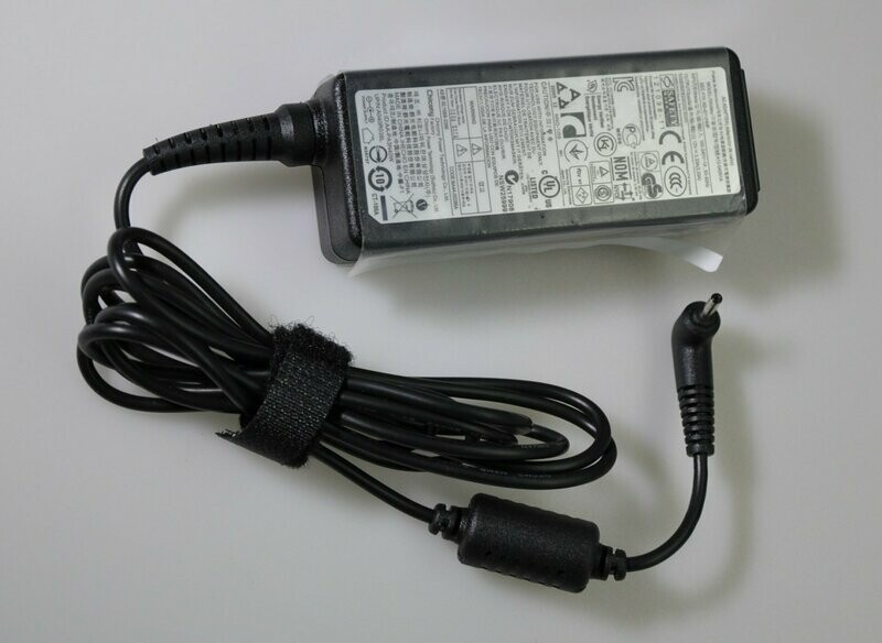 Cargador Original Samsung 100V-240V 50/60Hz 2.5 x 0.7 mm BA44-00286A
