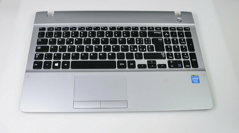 Cover upper (Cubierta superior)  Plata + teclado Italiano Negro + touchpad Samsung NP270E5G  BA75-04803E