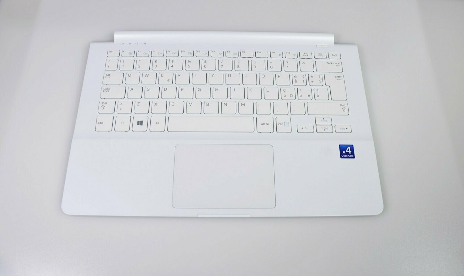 Cover Upper ( Cubierta Superior )  + Teclado Italiano  + Palmrest + TouchPad  White BA75-04676E