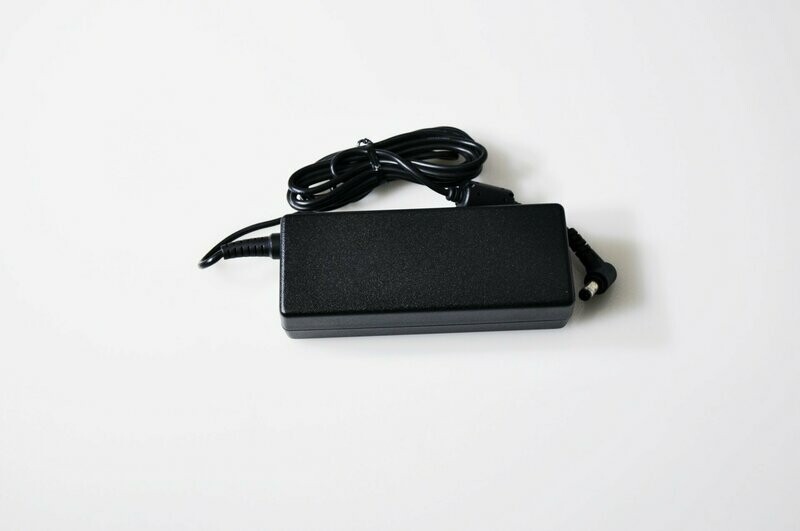 Cargador Compatible Acer / Toshiba 100-2040V 1.3A , 19 V 3.95A 75W  ADP-75SB AB  7030060000