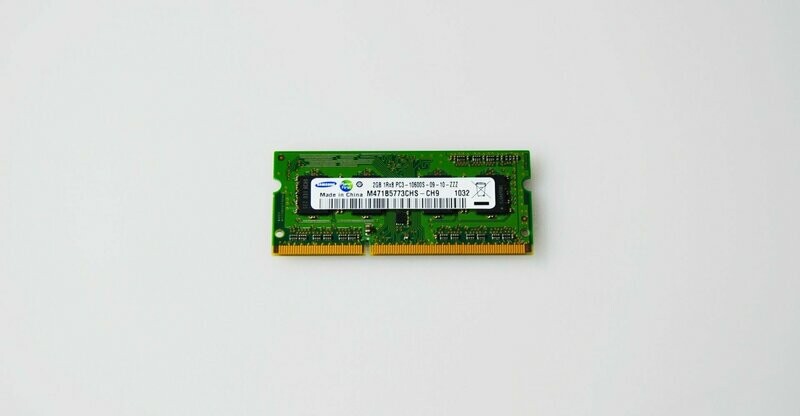 Memoria RAM Samsung 2GB DDR3 SO-DIMM 2GB 1Rx8 PC3 -10600S -09-10-ZZZ 1333MHZ 204PIN 1.5V M471B5773CHS-CH9, 1105-002217