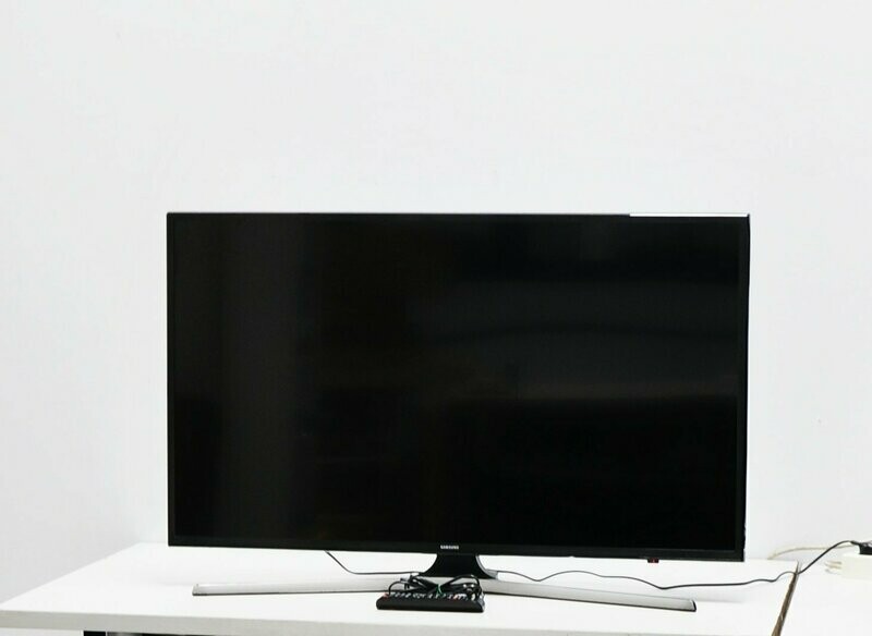Televisor Samsung  43" UHD 4K  Smart TV KU6000 Series  UE43KU6000KXXC