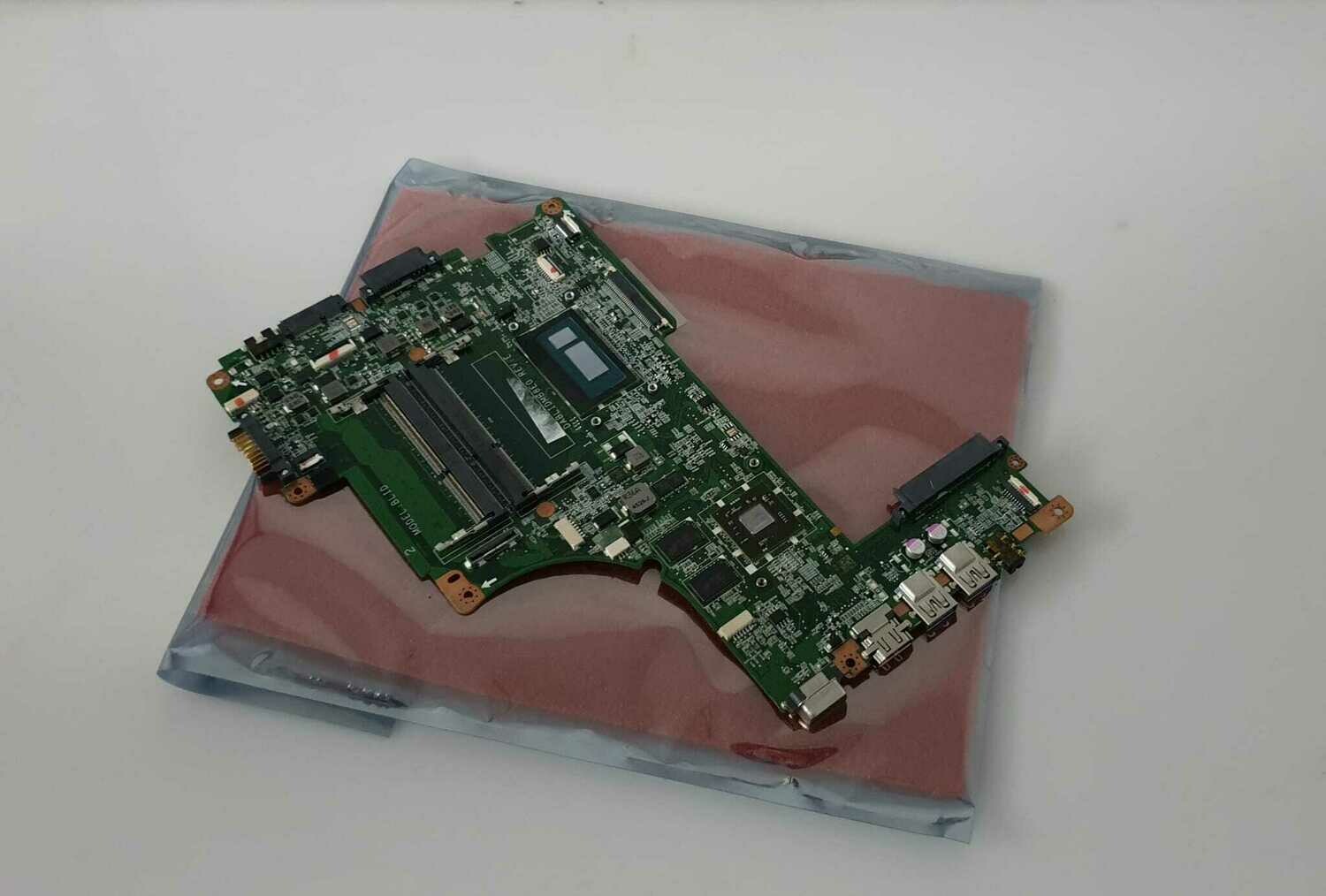 Placa base ( Motherboard ) Toshiba Satellite  L50-B Intel i7-4500U AMD Radeon DABLIDMB8E0 REV.E
