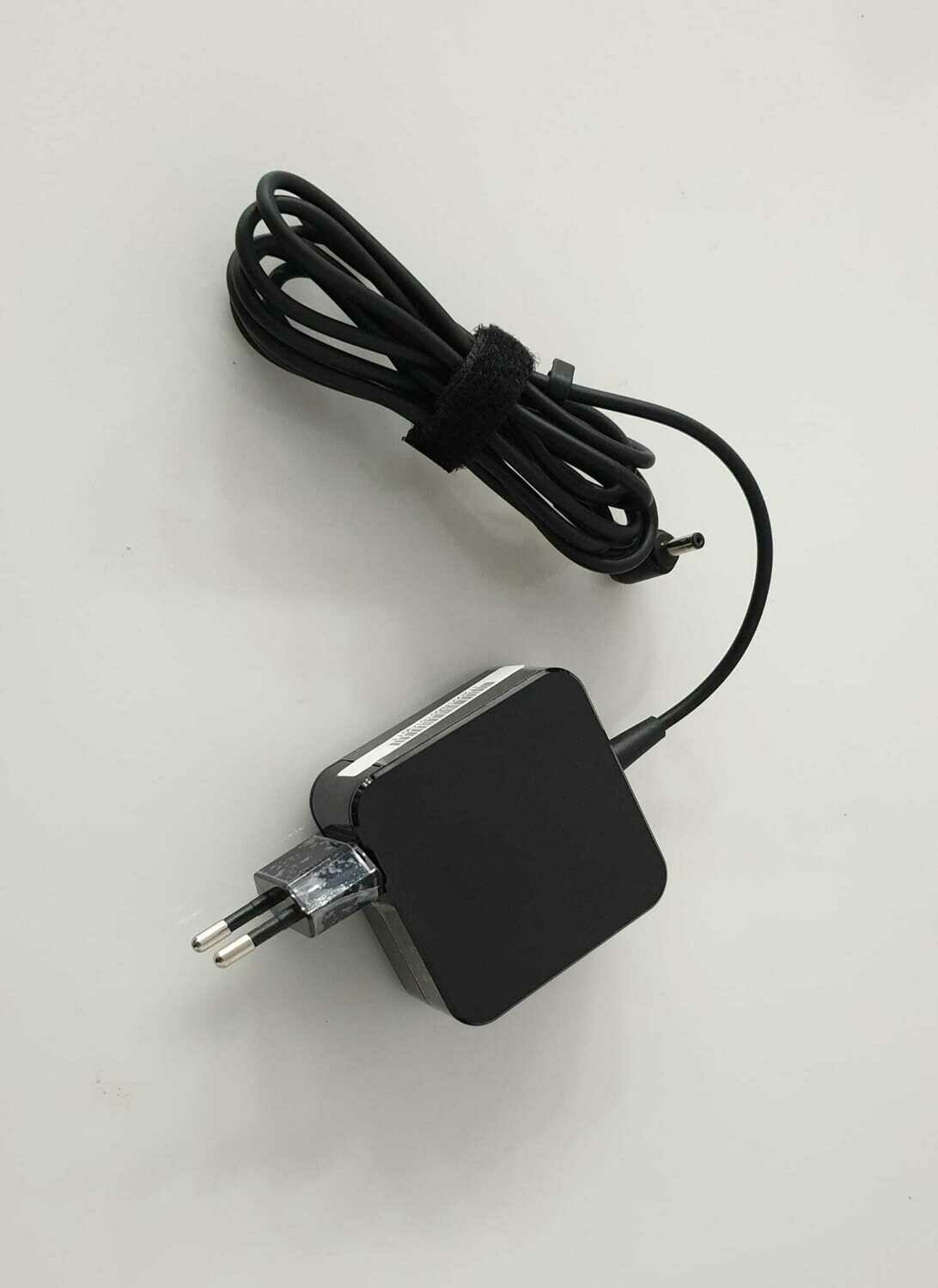 Cargador ASUS 19V 1.75A 33W  4.0mm * 1.35mm  ADP-33AW B