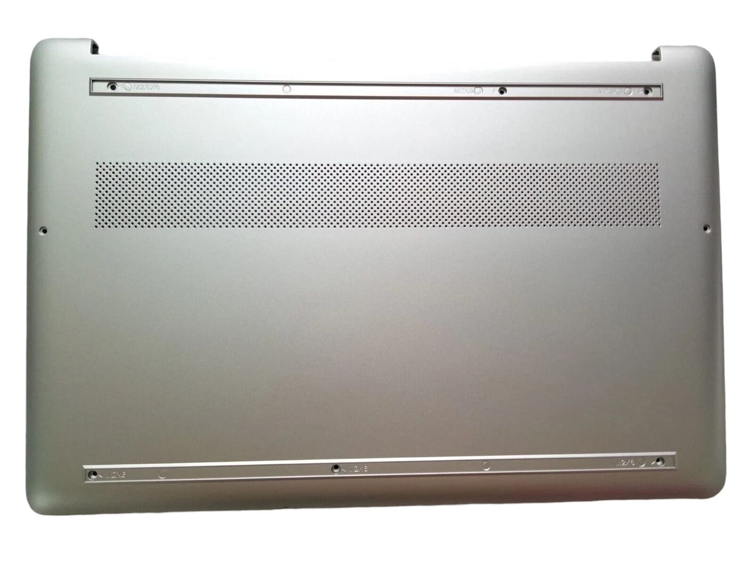 Cover lower (Base cubierta inferior) Silver HP 15S-FQ 15-DY 15-EF 15S-EQ Series L63590-001 ,  L68135-001