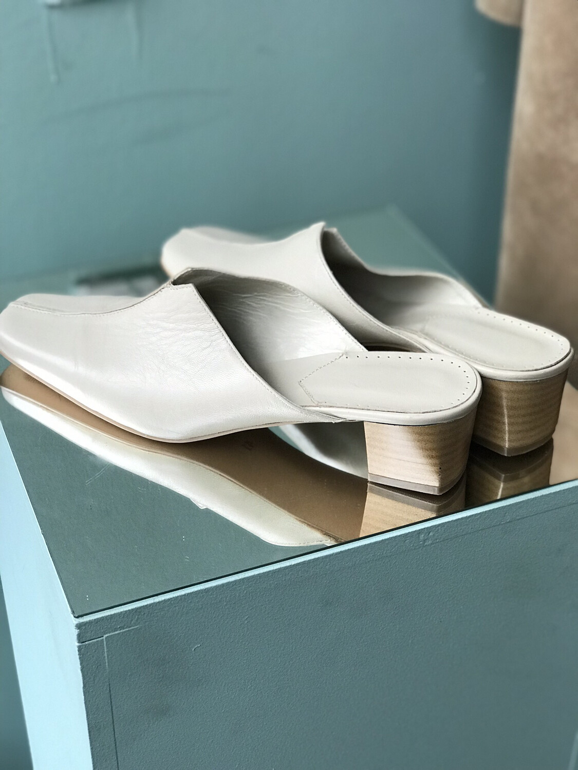 Cream Slides
