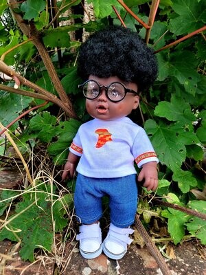 Reuben in Tshirt Jeans & trainers, glasses