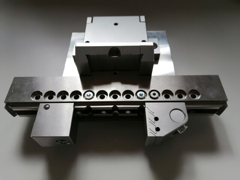 Drahterosion Pendelkopf mit Schraubstock 0-175mm -Made in EU- Drahterosion Pendelkopf mit Schraubstock 0-175mm -Made in EU-