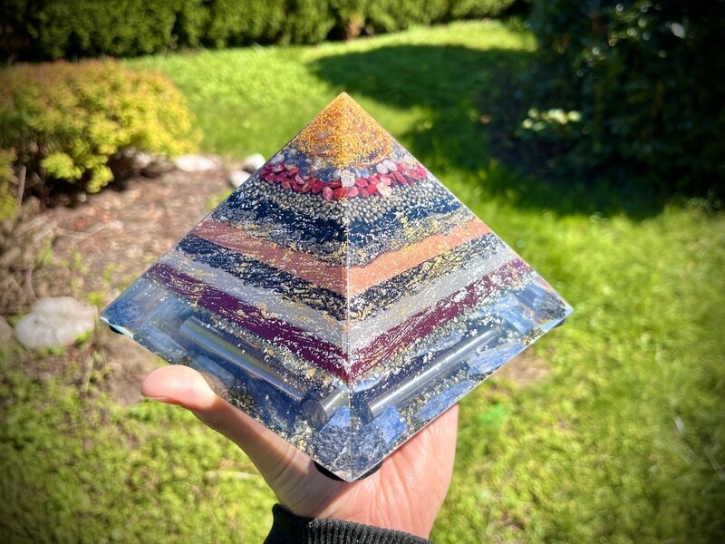 Pyramide "Lebensfreude" Sphärisch