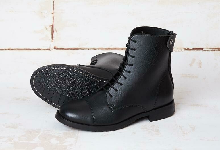 CHAUSSURES VEGANES UNISEXES NORIDER COL NOIR de chez GOOD GUYS