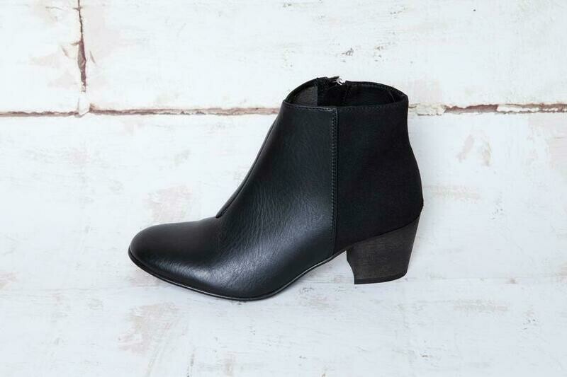 CHAUSSURES VEGANES modèle NINA  col NOIR  de chez GOOD GUYS