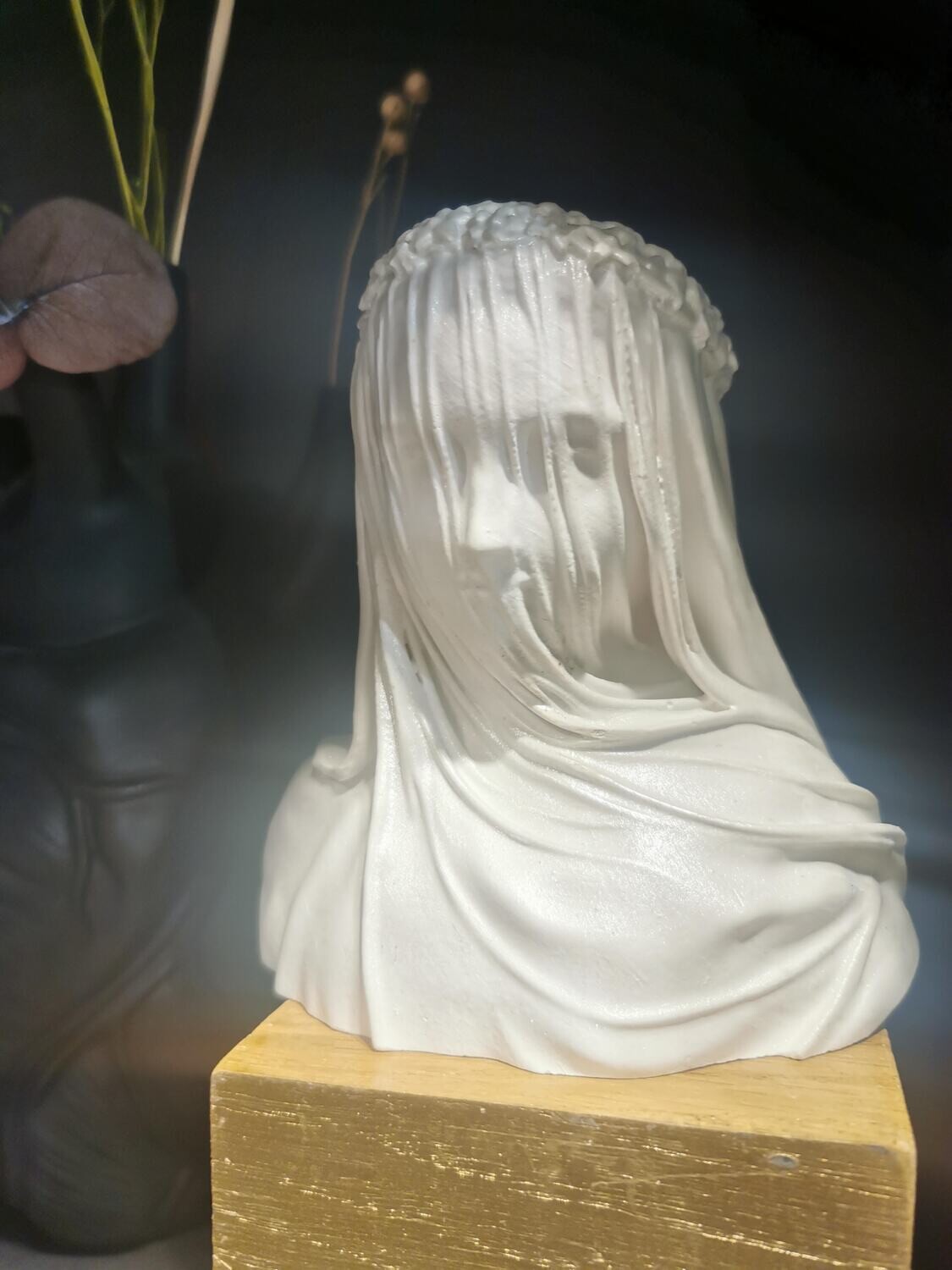 Statuette Vierge Voilee