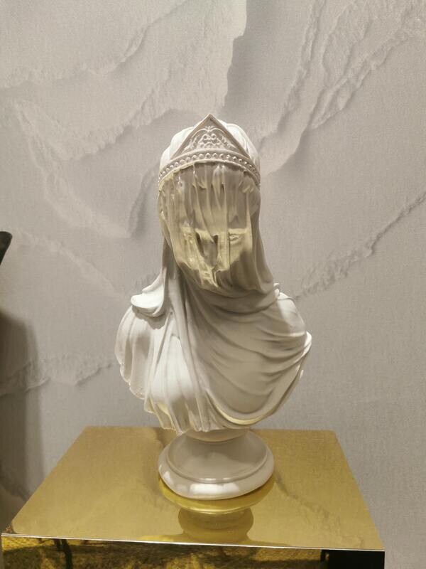 Statue Dame Voilee