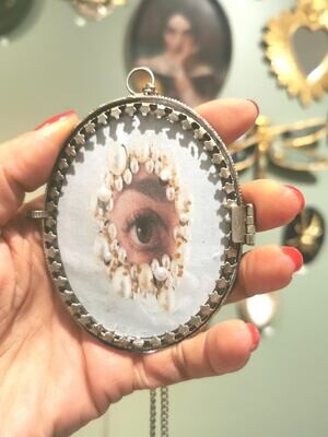 Medaillon Medium Oeil perlé