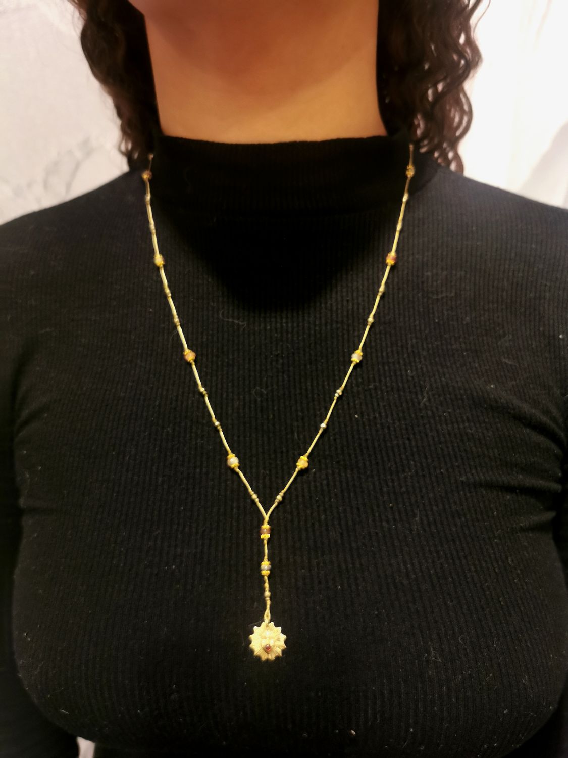 Collier Coeur Sacré  Perles de Pierres semi precieuses