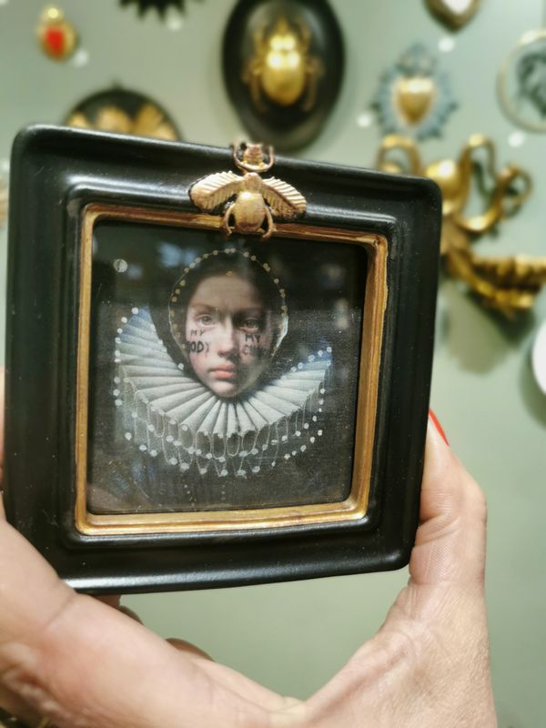 Petit Cadre Abeille Carré my body my choice