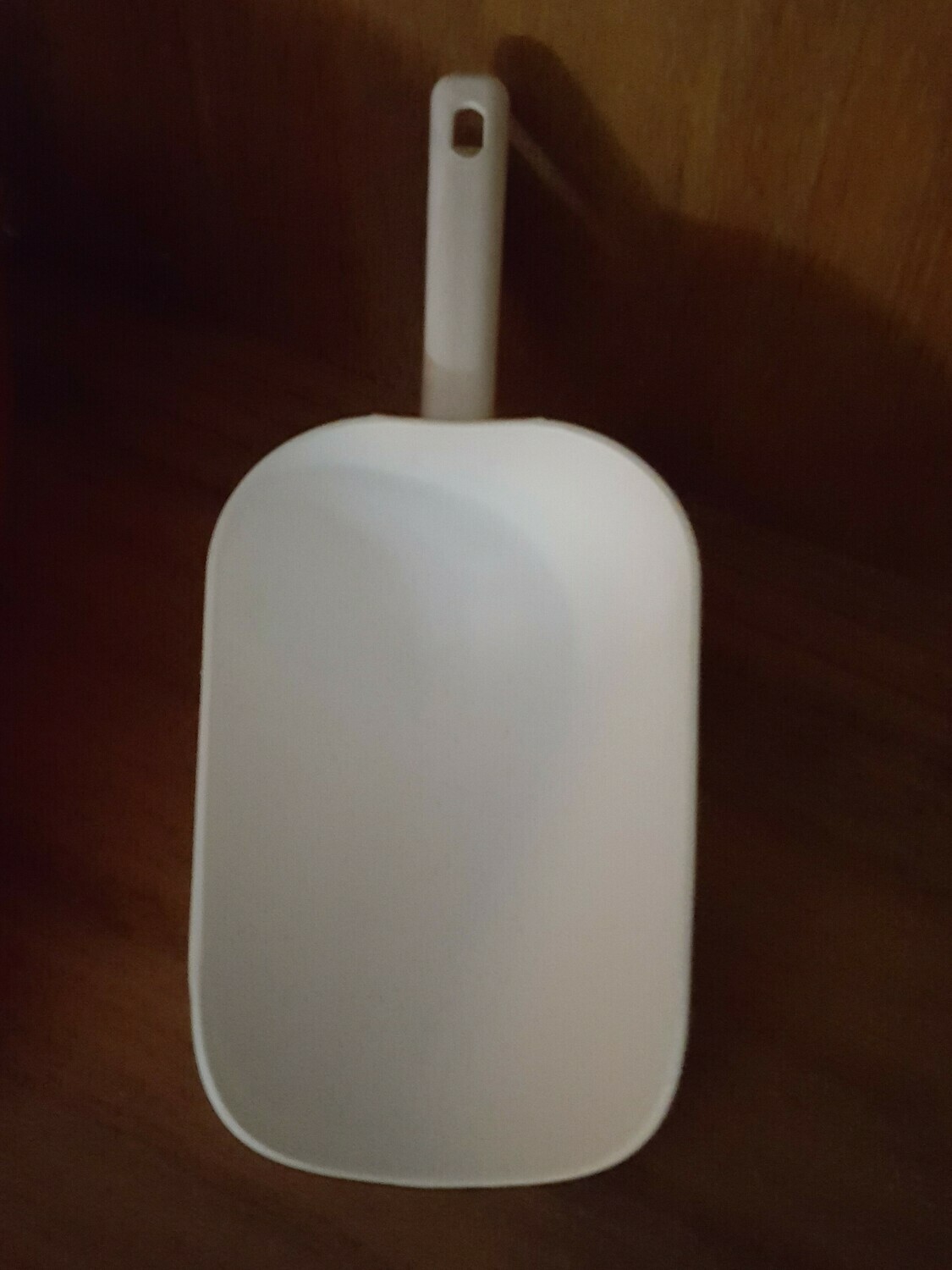 1 Pint Plastic Feed Scoop 1 Pint Plastic Feed Scoop