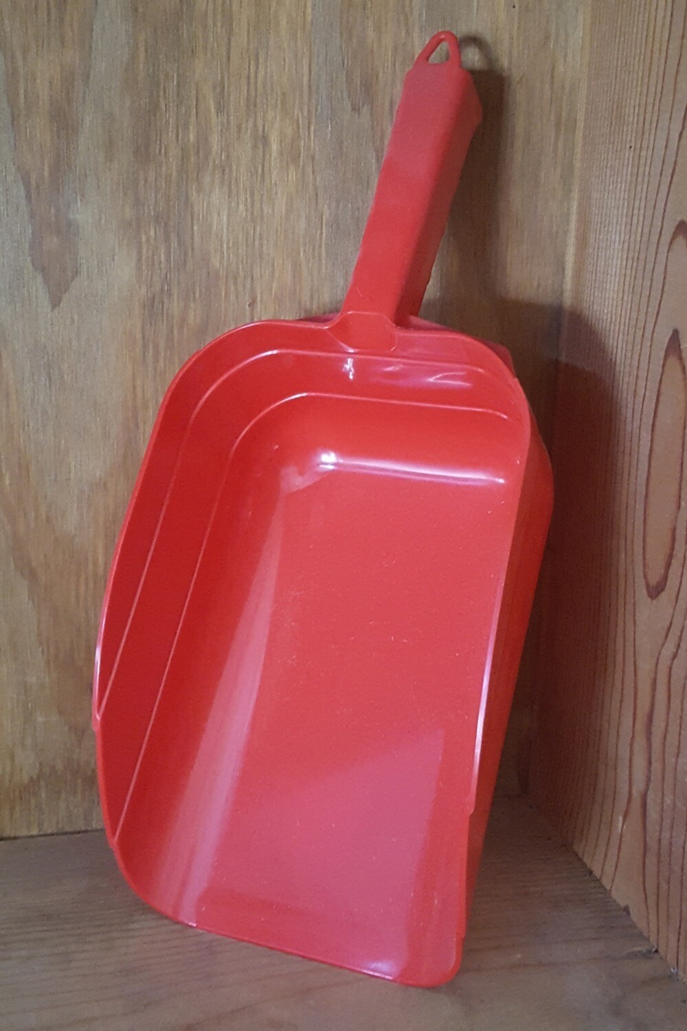 5 Pint Plastic Feed Scoop 5 Pint Plastic Feed Scoop