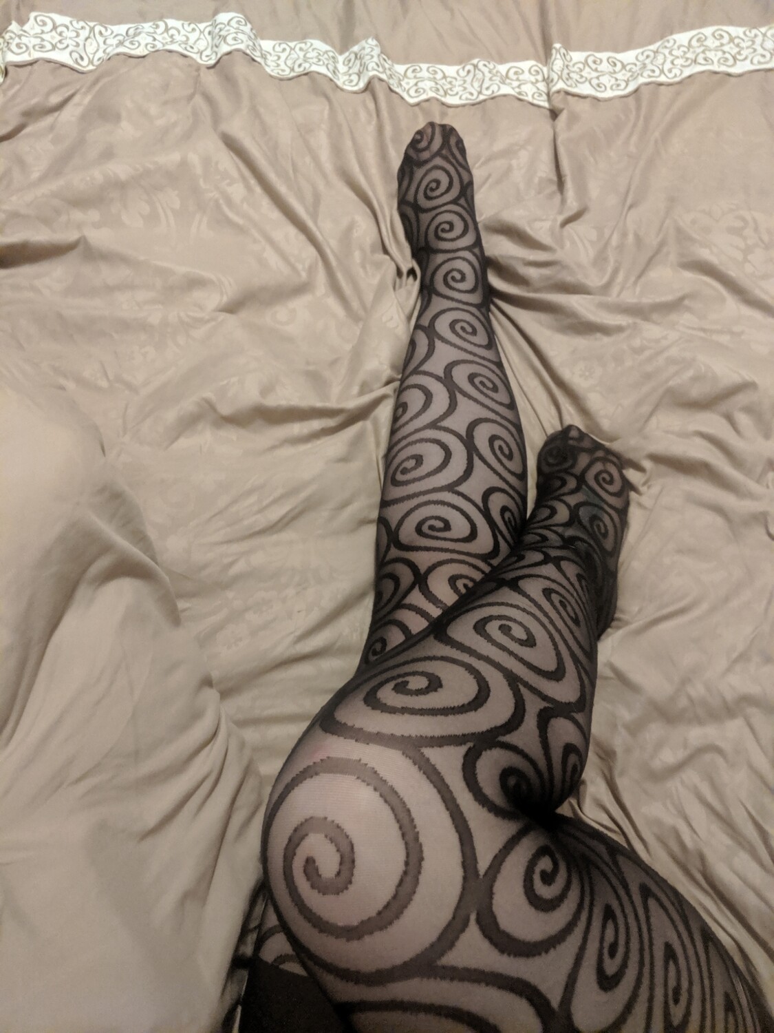 Well worn sexy full length pantyhose