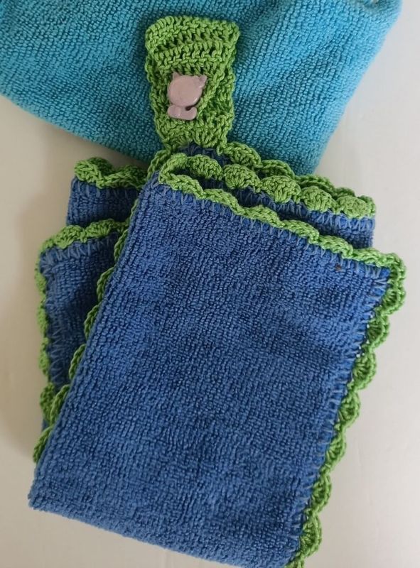 Dark Blue Face Washer with co-ordinated crochet trim (ref # 113)