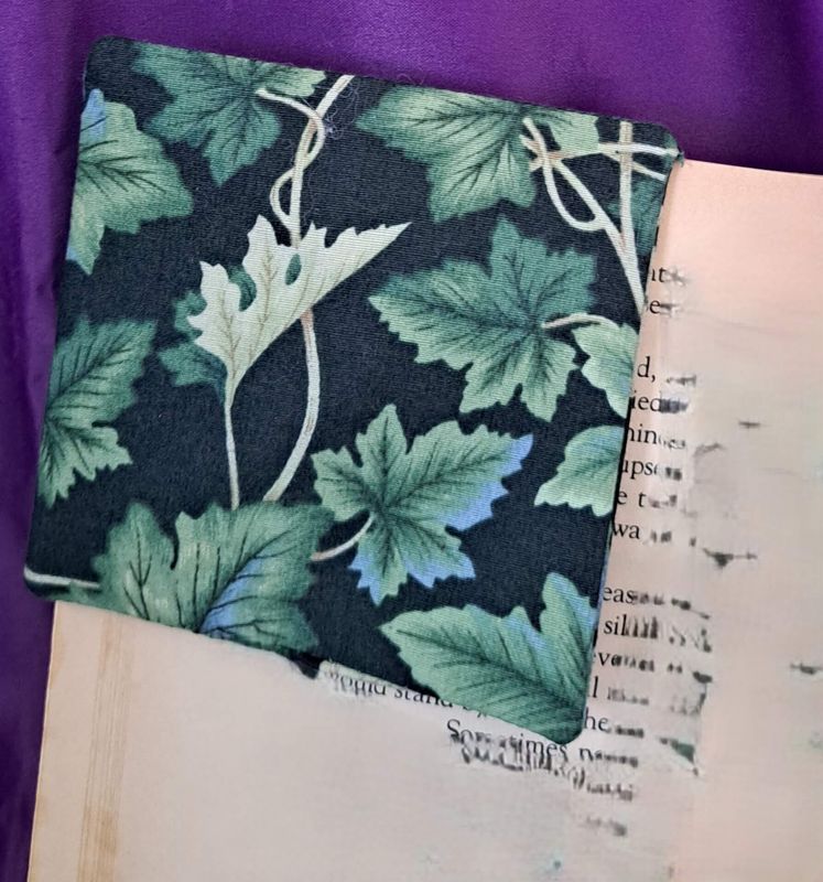 Corner book / page marker - Floral - green