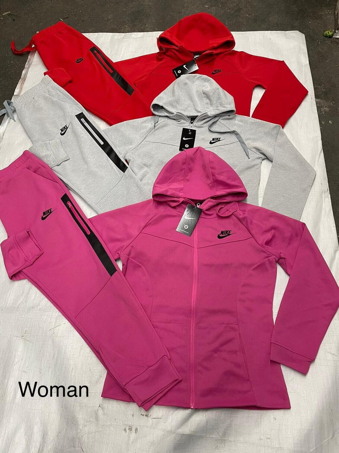 Nike Tech Fleece Jogging Suit