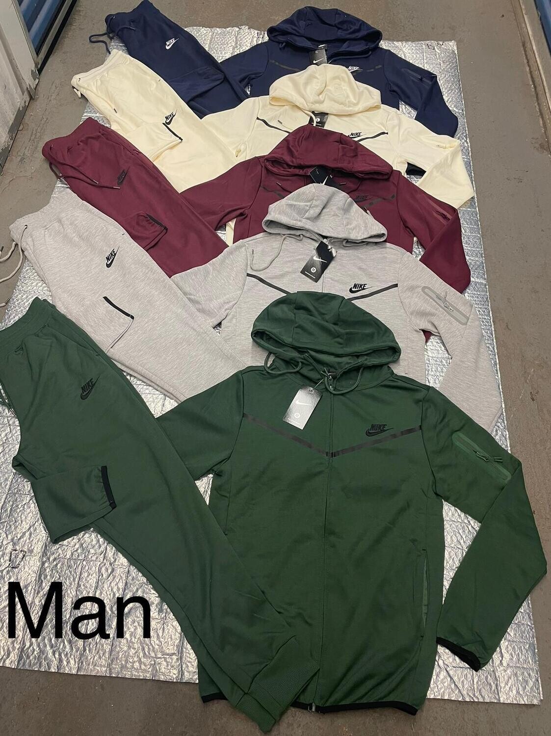 Nike Tech Fleece Jogging Suit