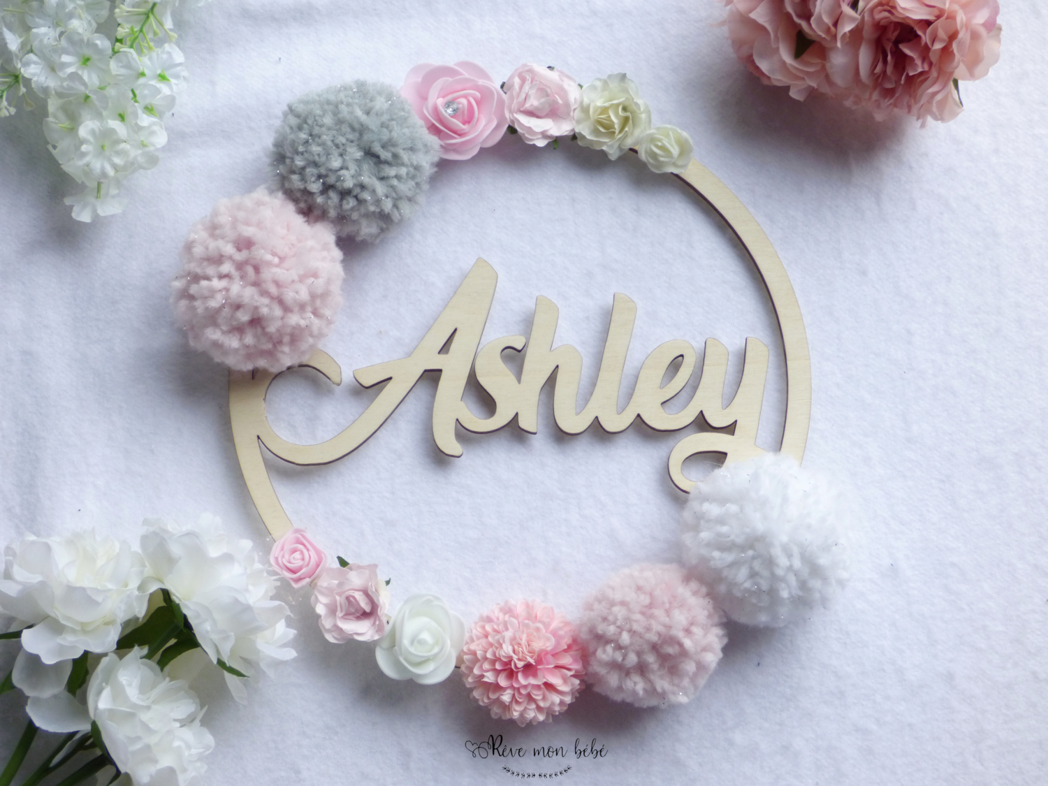 Couronne pompons/fleurs "Ashley" Couronne pompons/fleurs "Ashley"