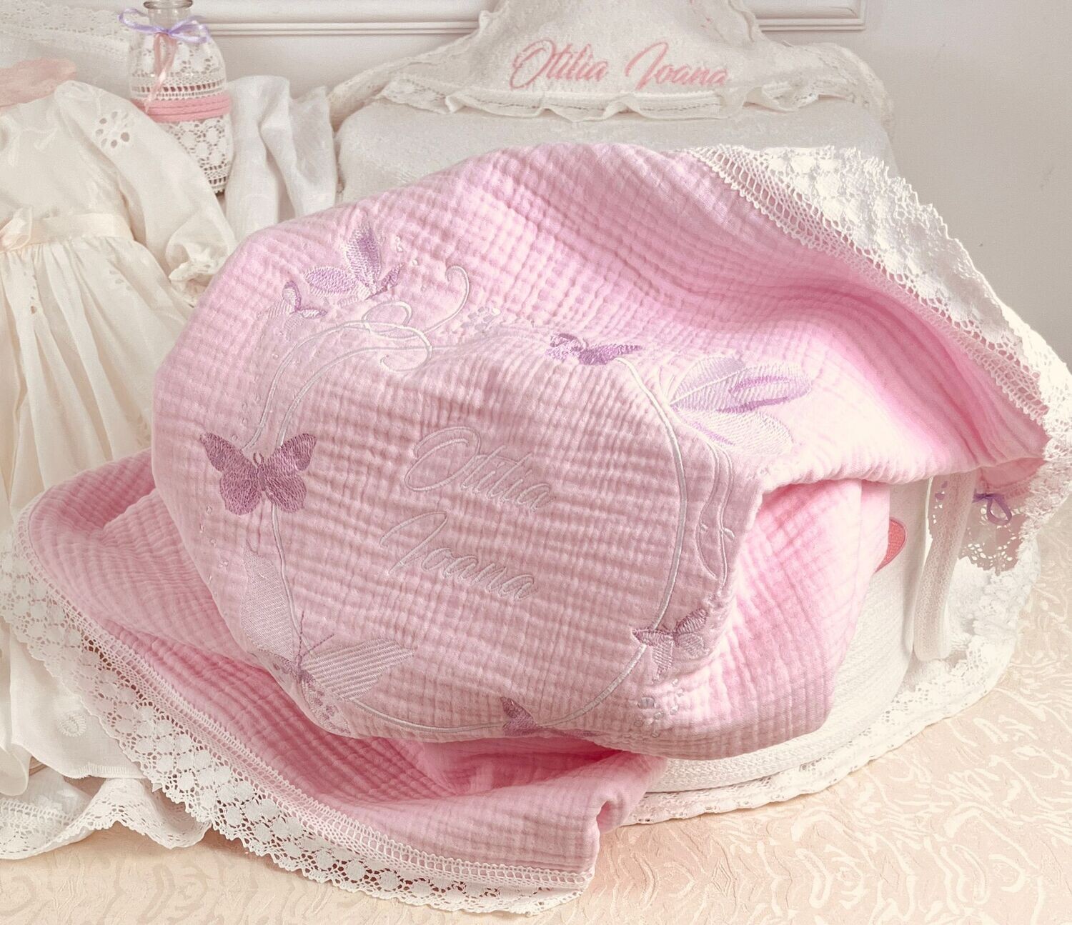 Trusou Botez Muselina Fluturi Lila - Set Biserica Personalizat