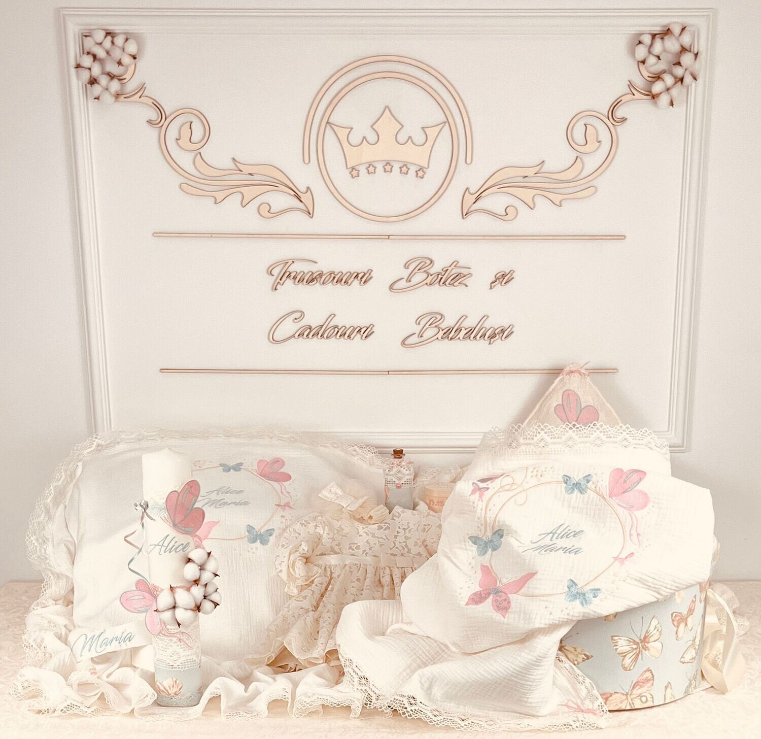 Trusou Muselina Botez Fluturi roz si aqua - Set Biserica Premium
